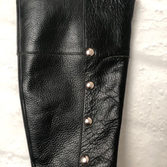 Micheal Kors Black Leather Boots (flats). - Picture 5 of 7